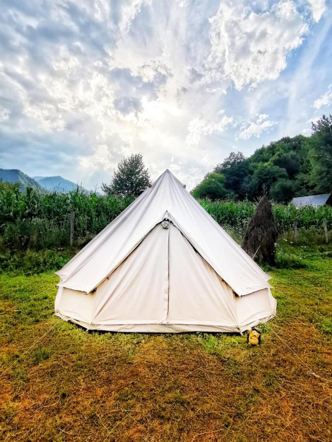 Luna Rock Glamping Brezoi - Blue Scai Hotel ภายนอก รูปภาพ