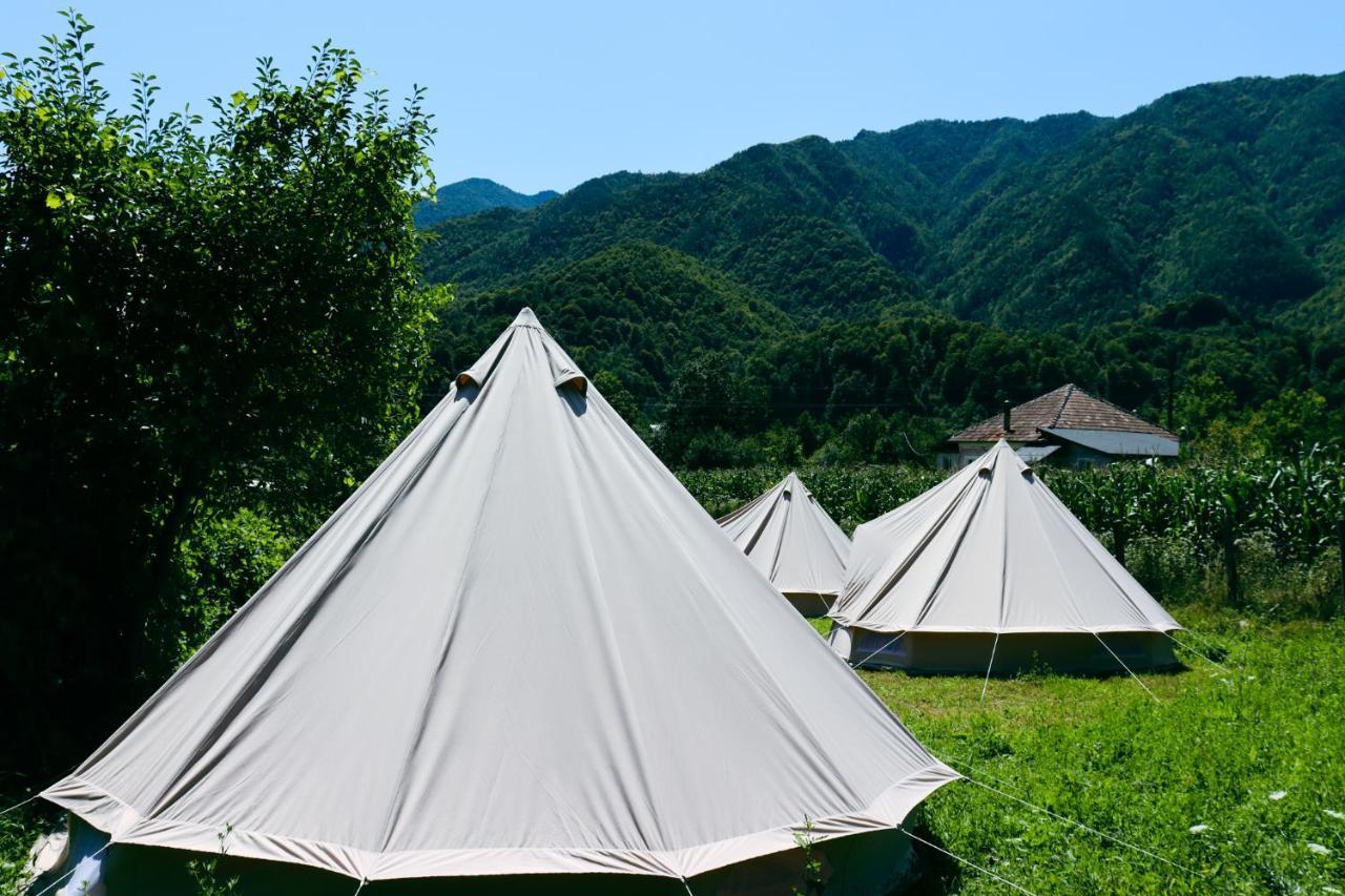 Luna Rock Glamping Brezoi - Blue Scai Hotel ภายนอก รูปภาพ