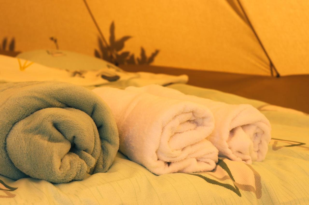 Luna Rock Glamping Brezoi - Blue Scai Hotel ภายนอก รูปภาพ