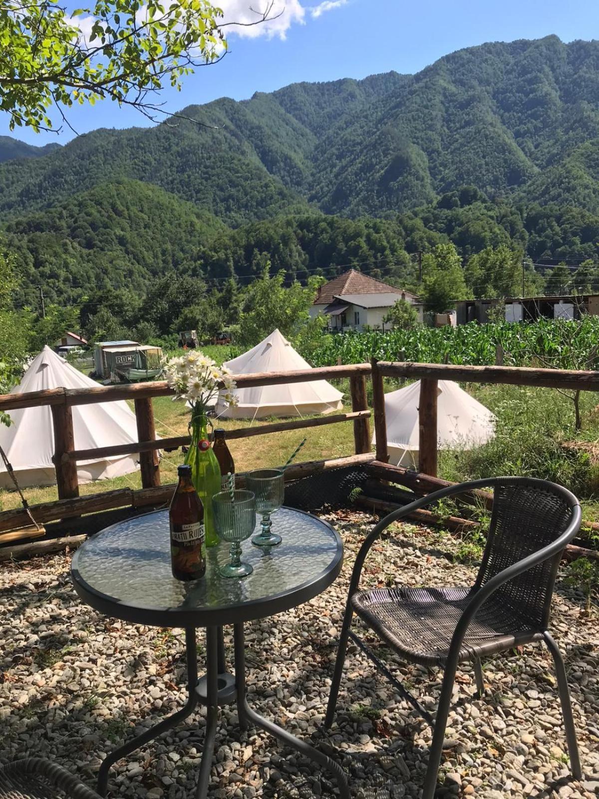 Luna Rock Glamping Brezoi - Blue Scai Hotel ภายนอก รูปภาพ